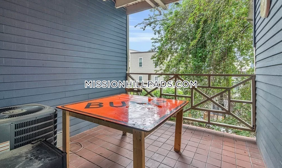 5 Sachem St, Mission Hill