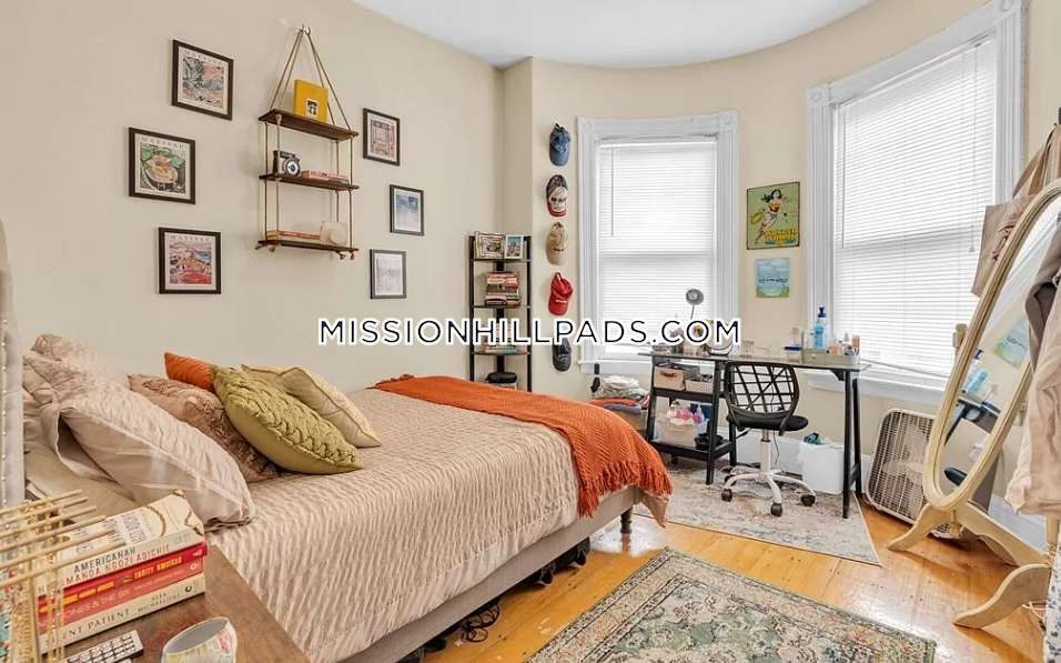 5 Sachem St, Mission Hill