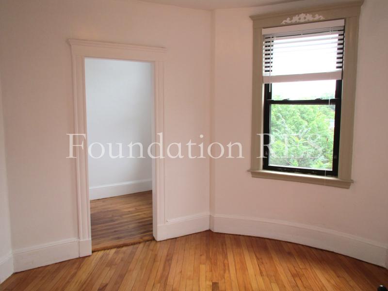 1697 Commonwealth Ave, Brighton