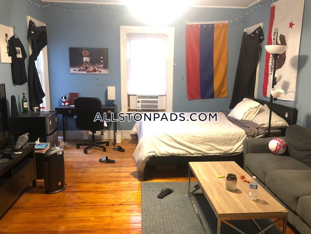 40 Gardner St, Allston