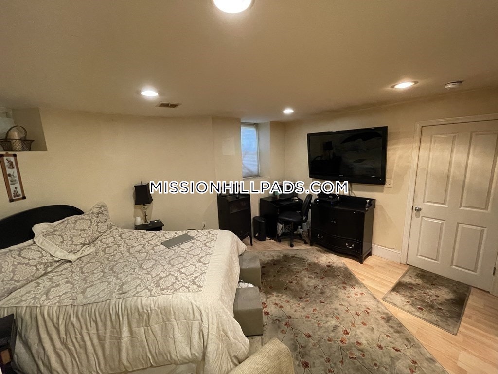 270 Parker Hill Ave, Mission Hill