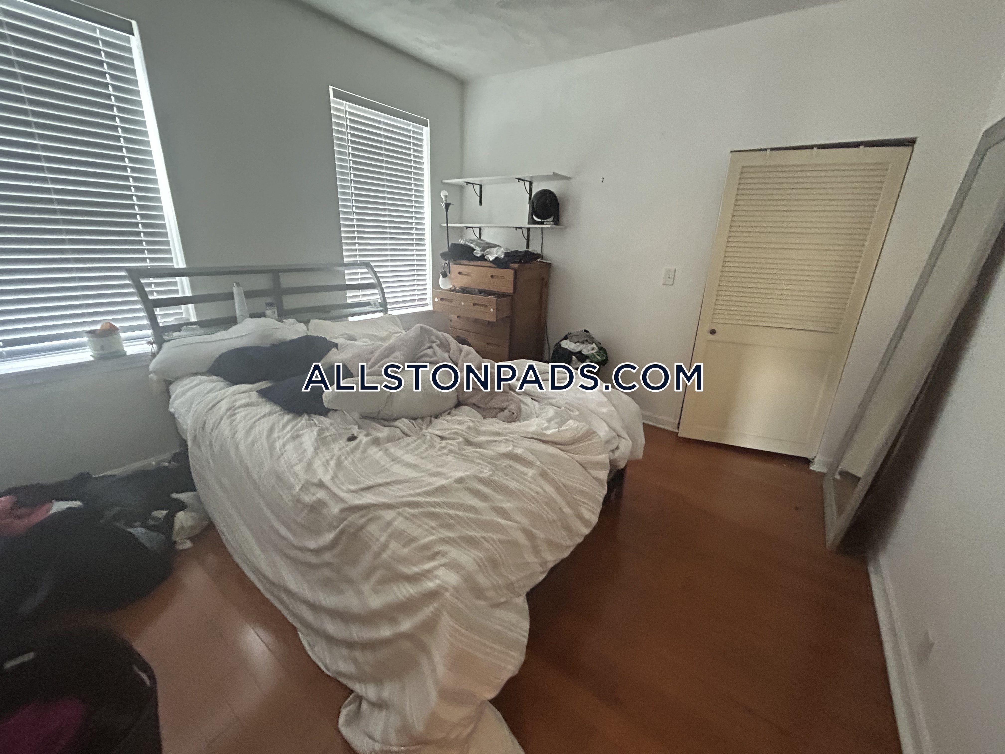 1423 Commonwealth Ave, Allston