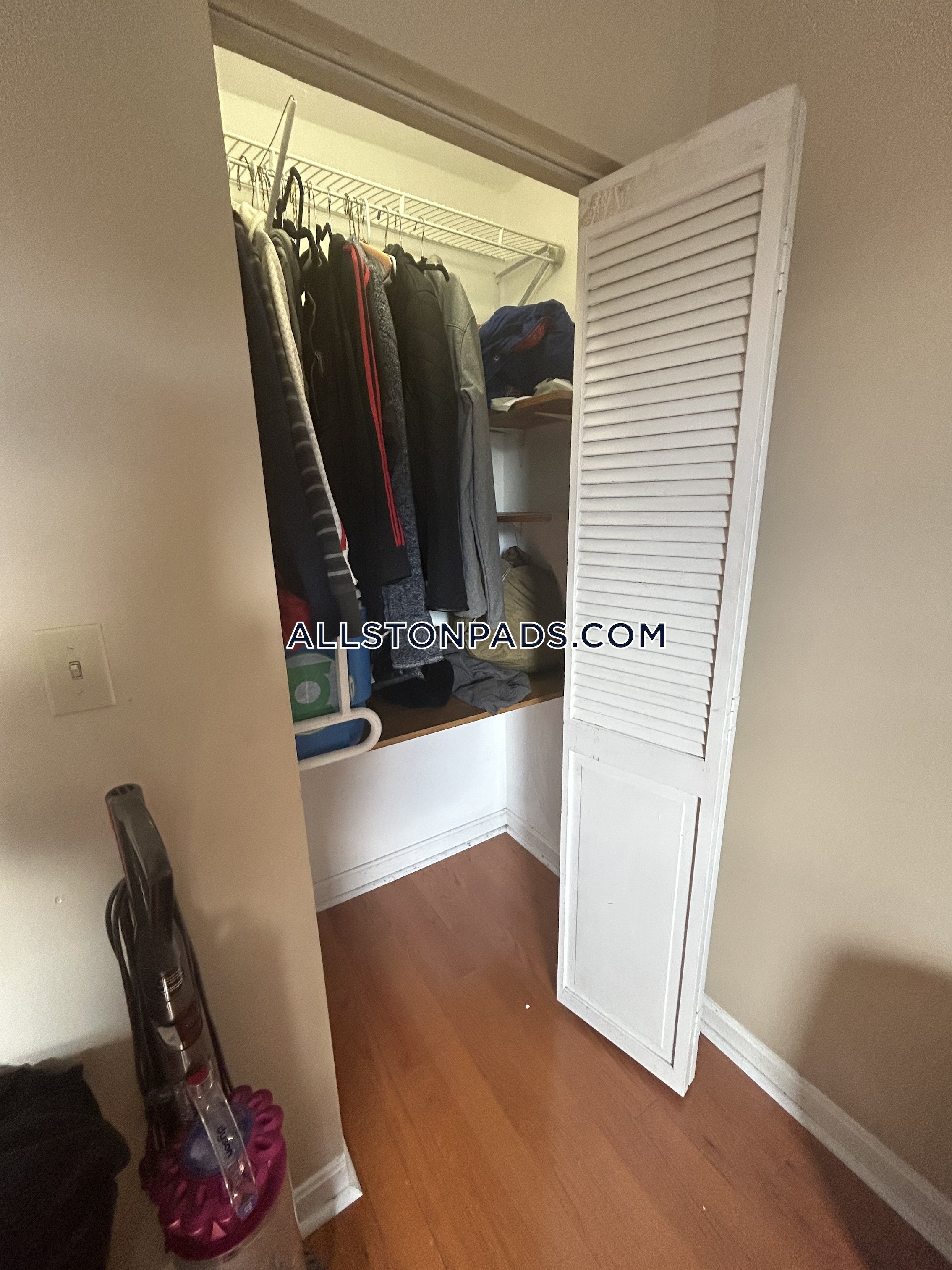 1423 Commonwealth Ave, Allston