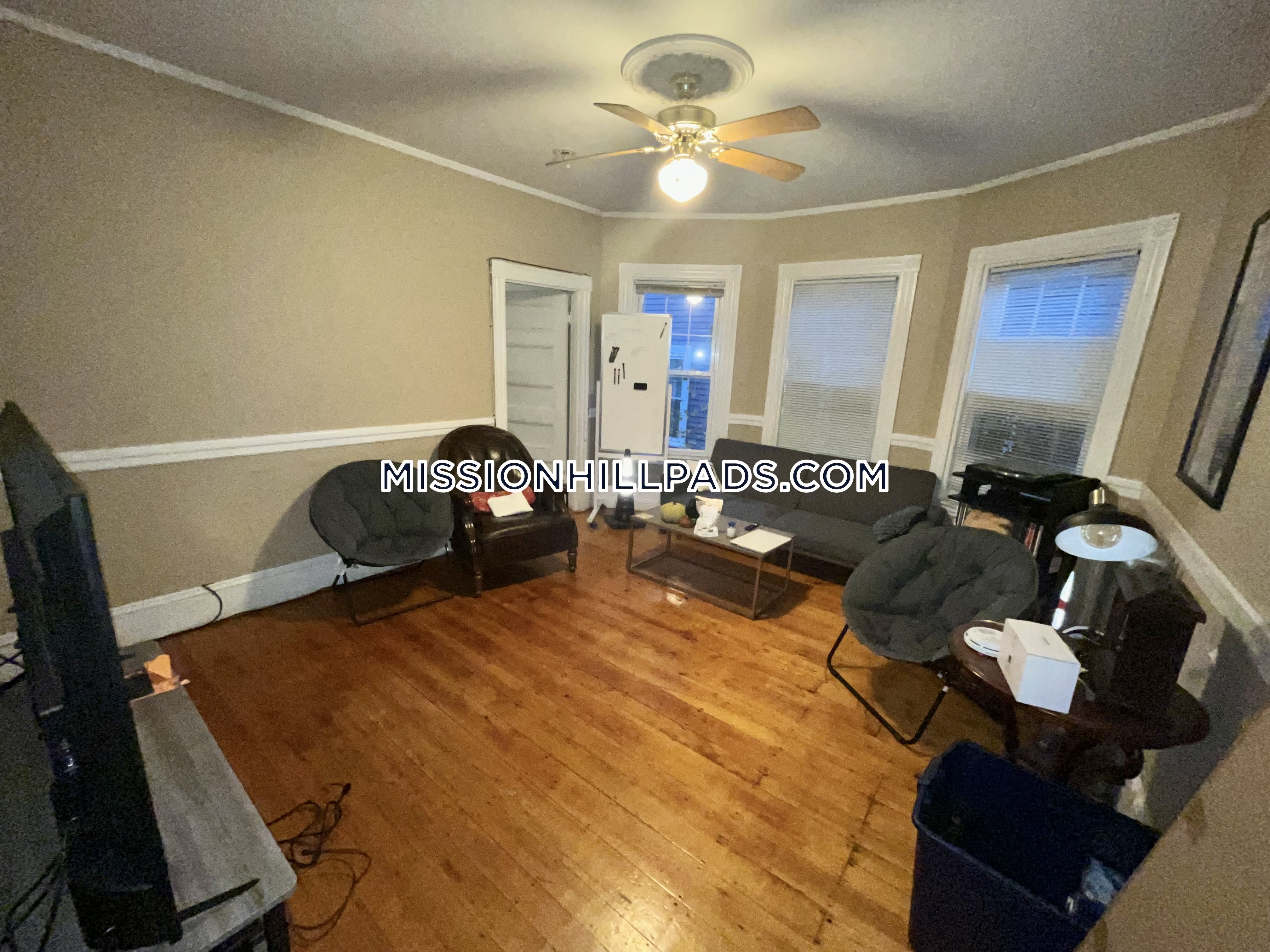 67 Hillside St, Mission Hill