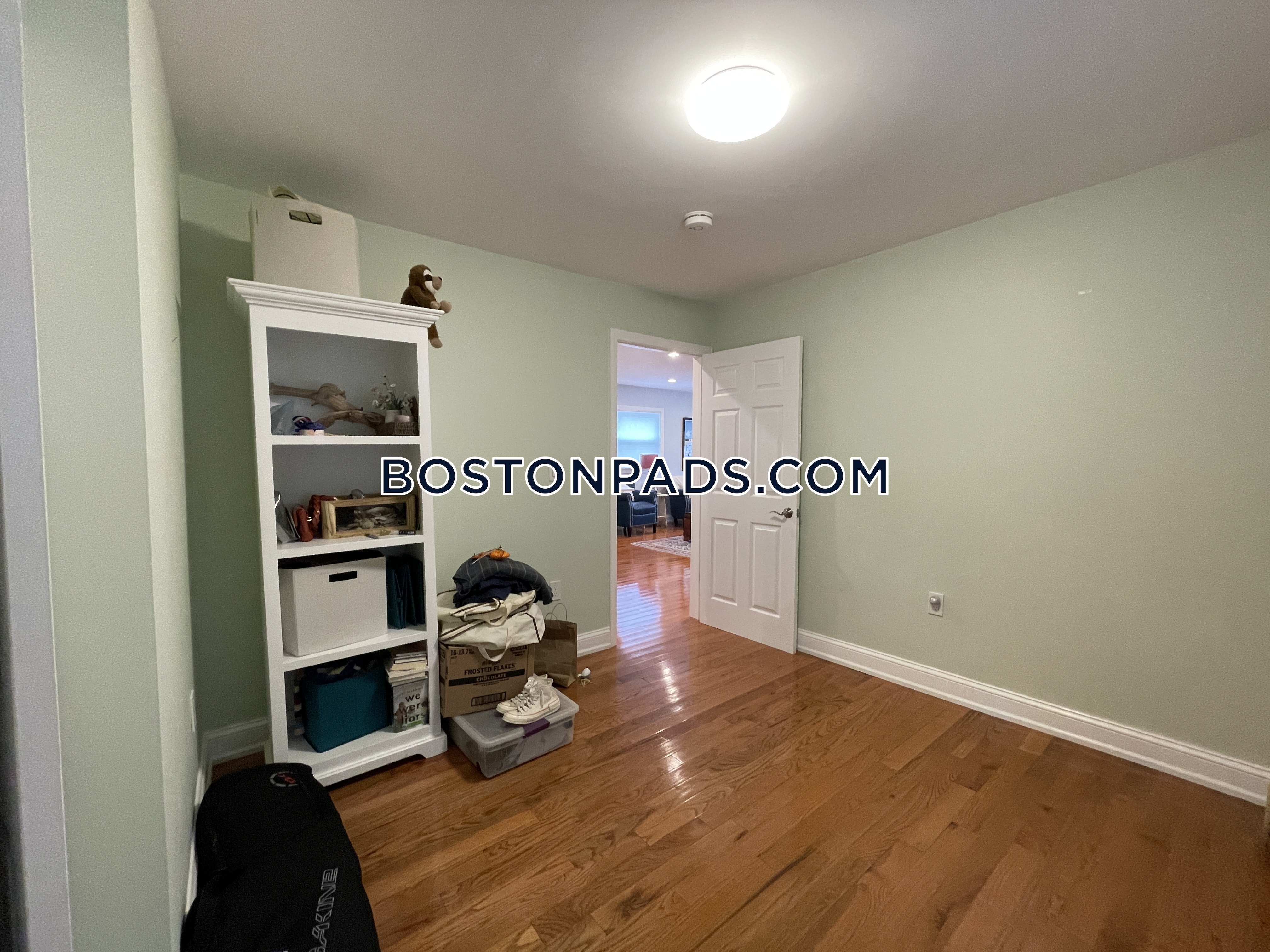 1495 Hyde Park Ave, Hyde Park