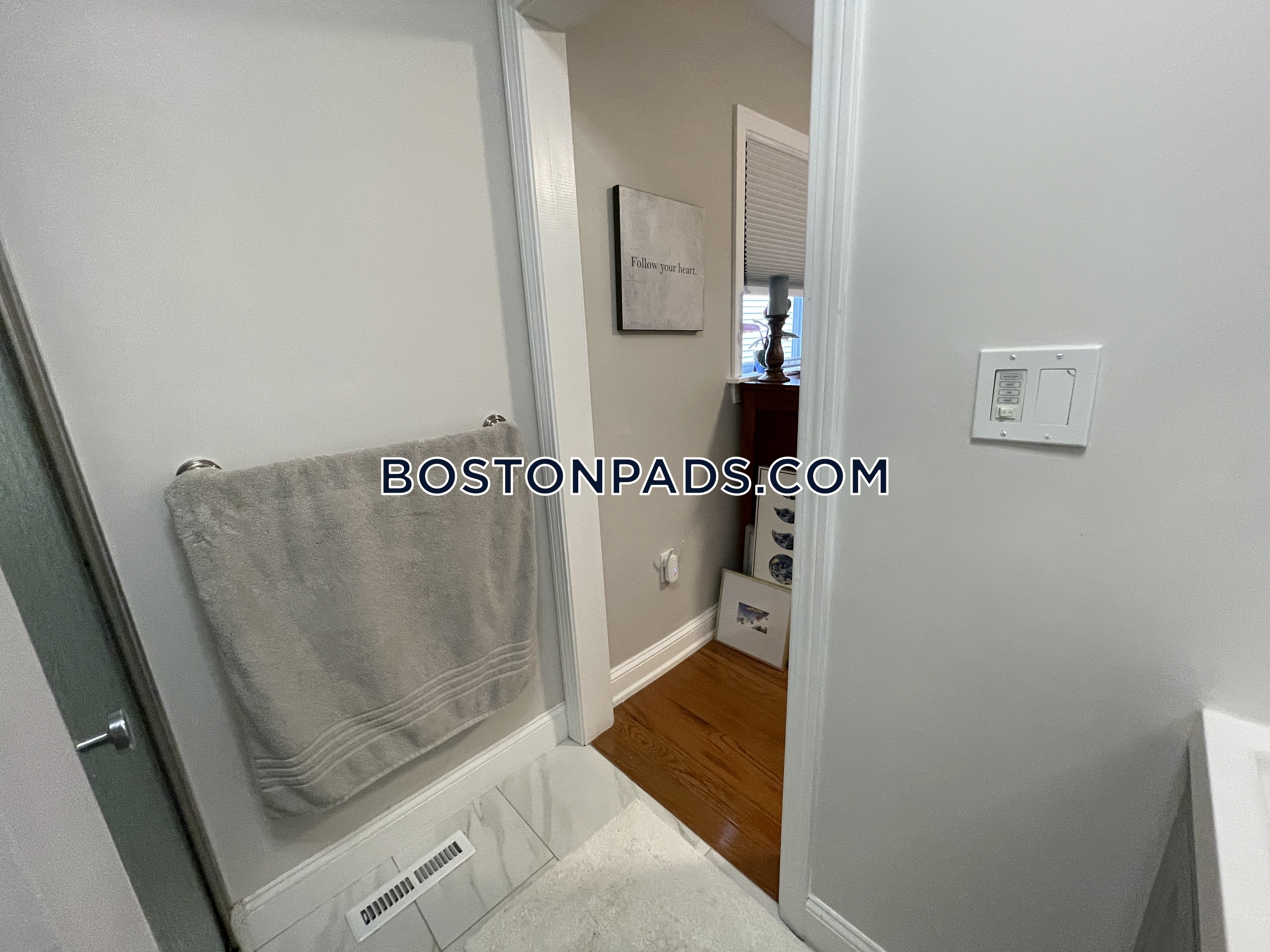 1495 Hyde Park Ave, Hyde Park