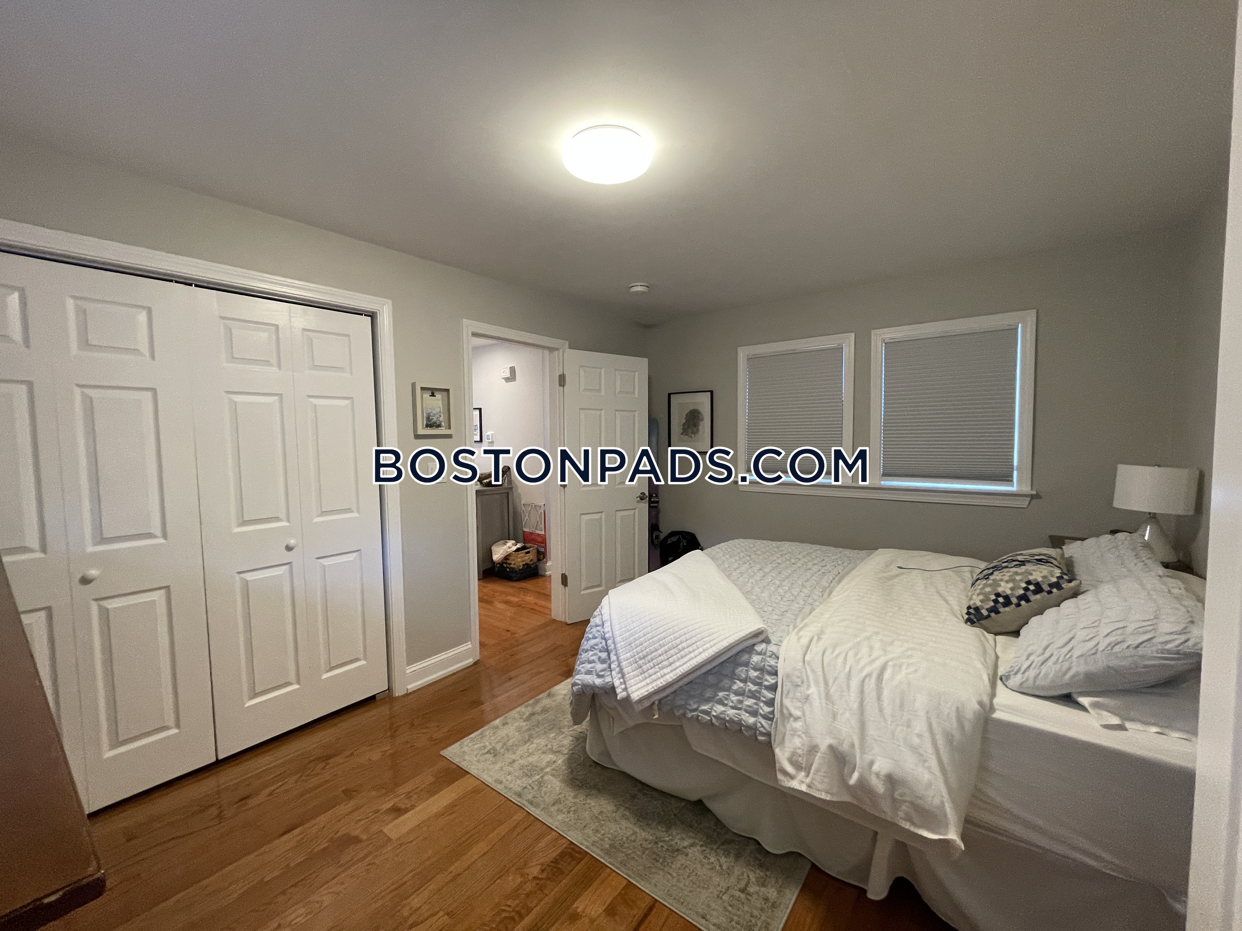 1495 Hyde Park Ave, Hyde Park