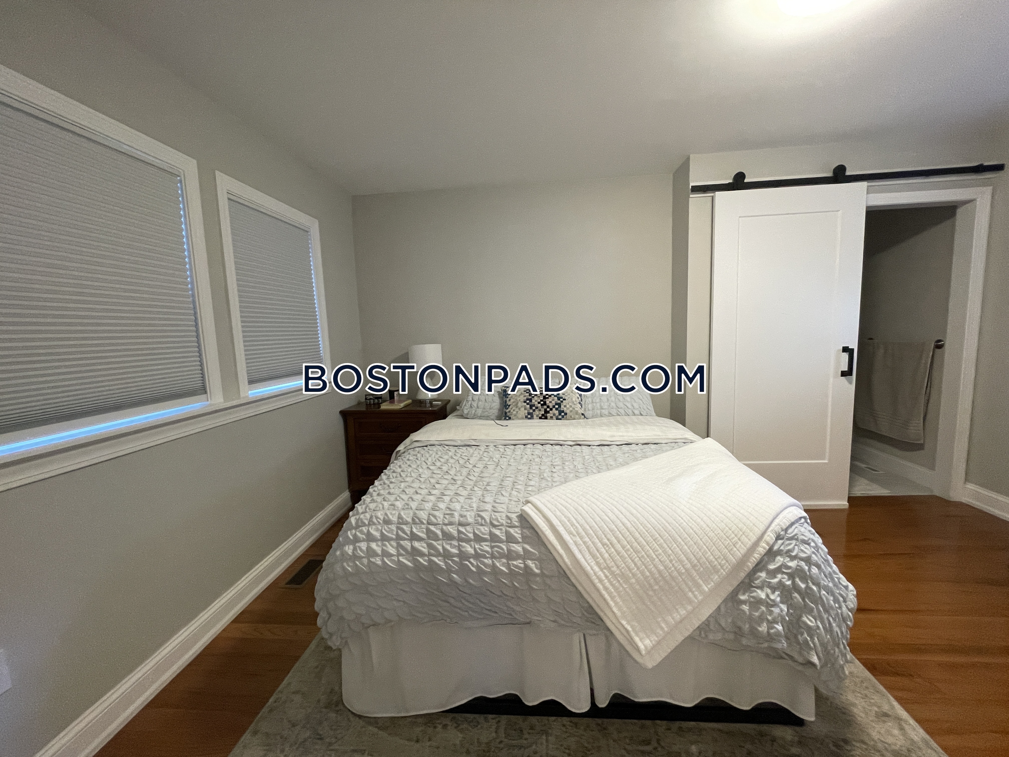 1495 Hyde Park Ave, Hyde Park