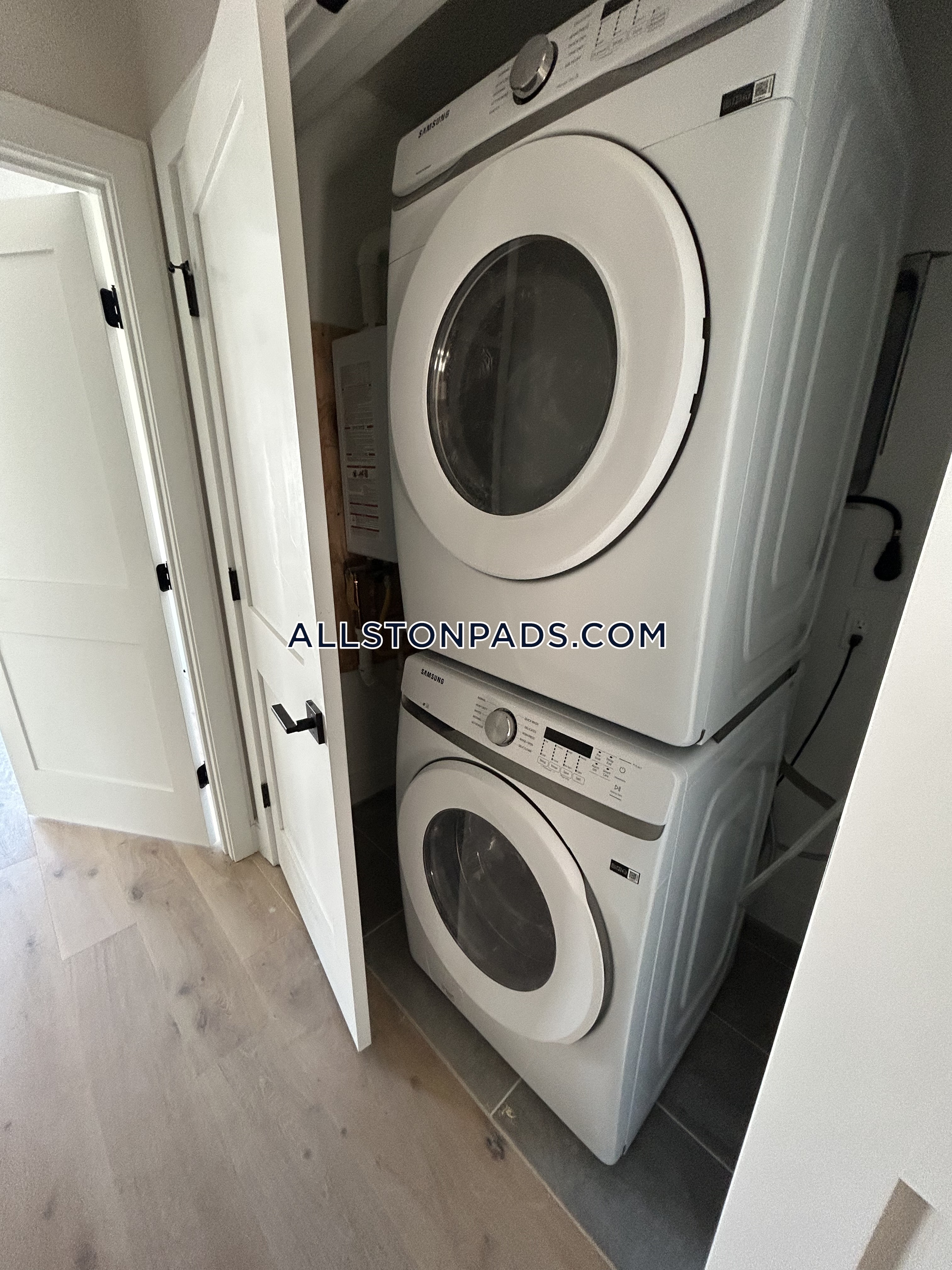 157 Everett St, Allston