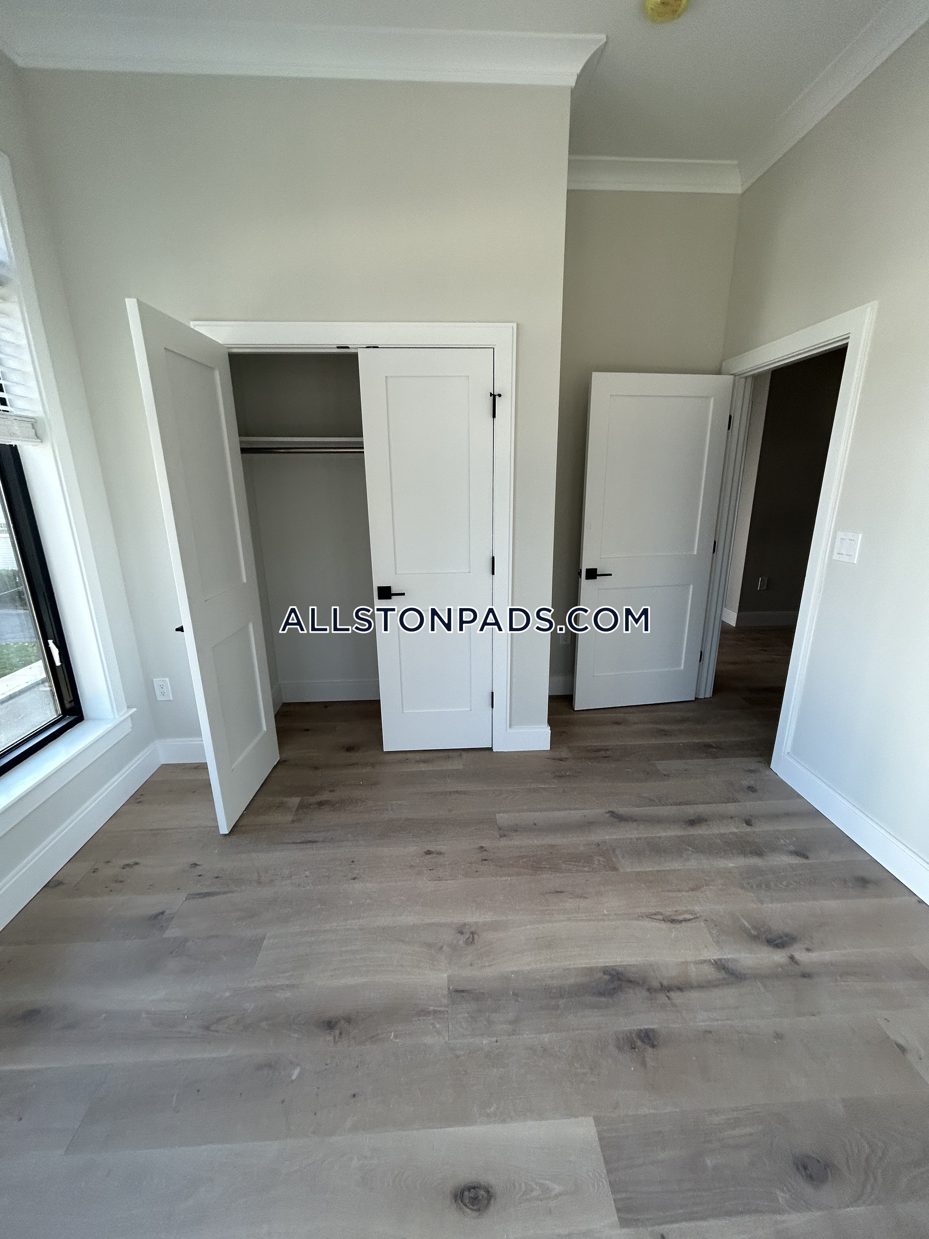 157 Everett St, Allston