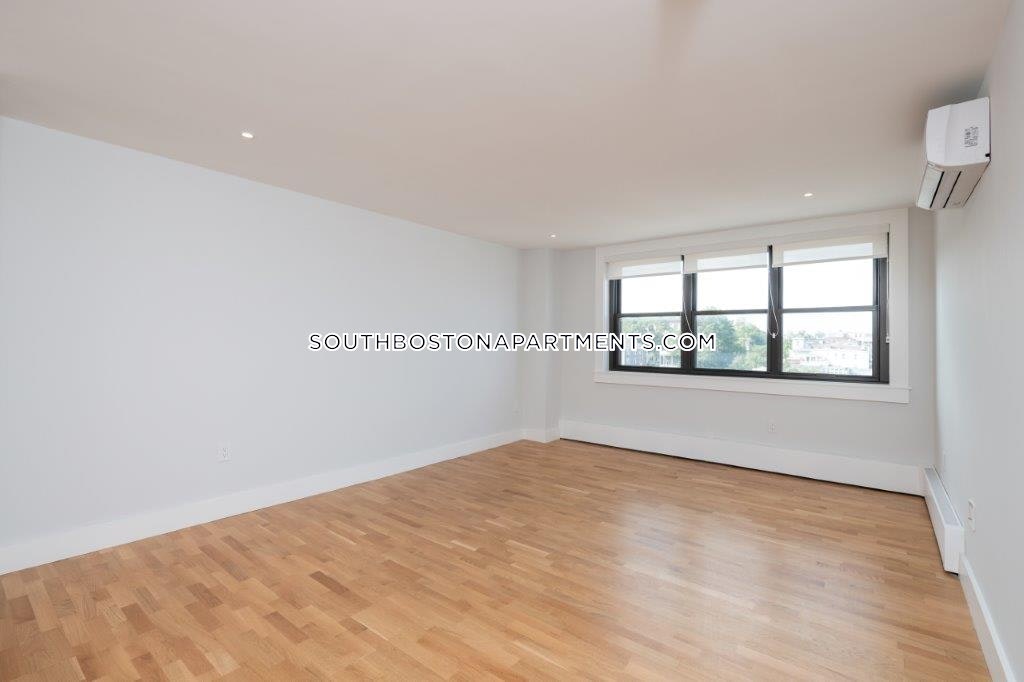 1410 Columbia Rd, South Boston