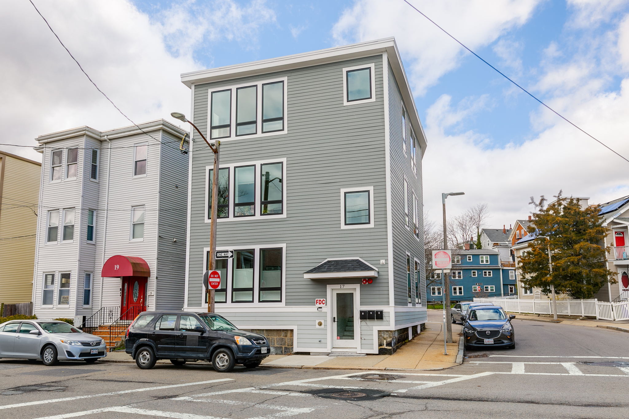 17 Chestnut Ave, Jamaica Plain