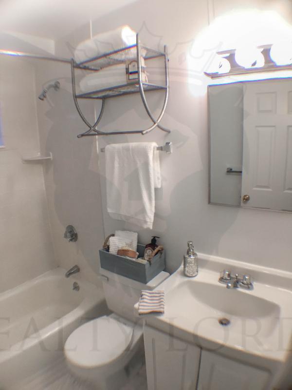 17 Brookline, Brookline Hills