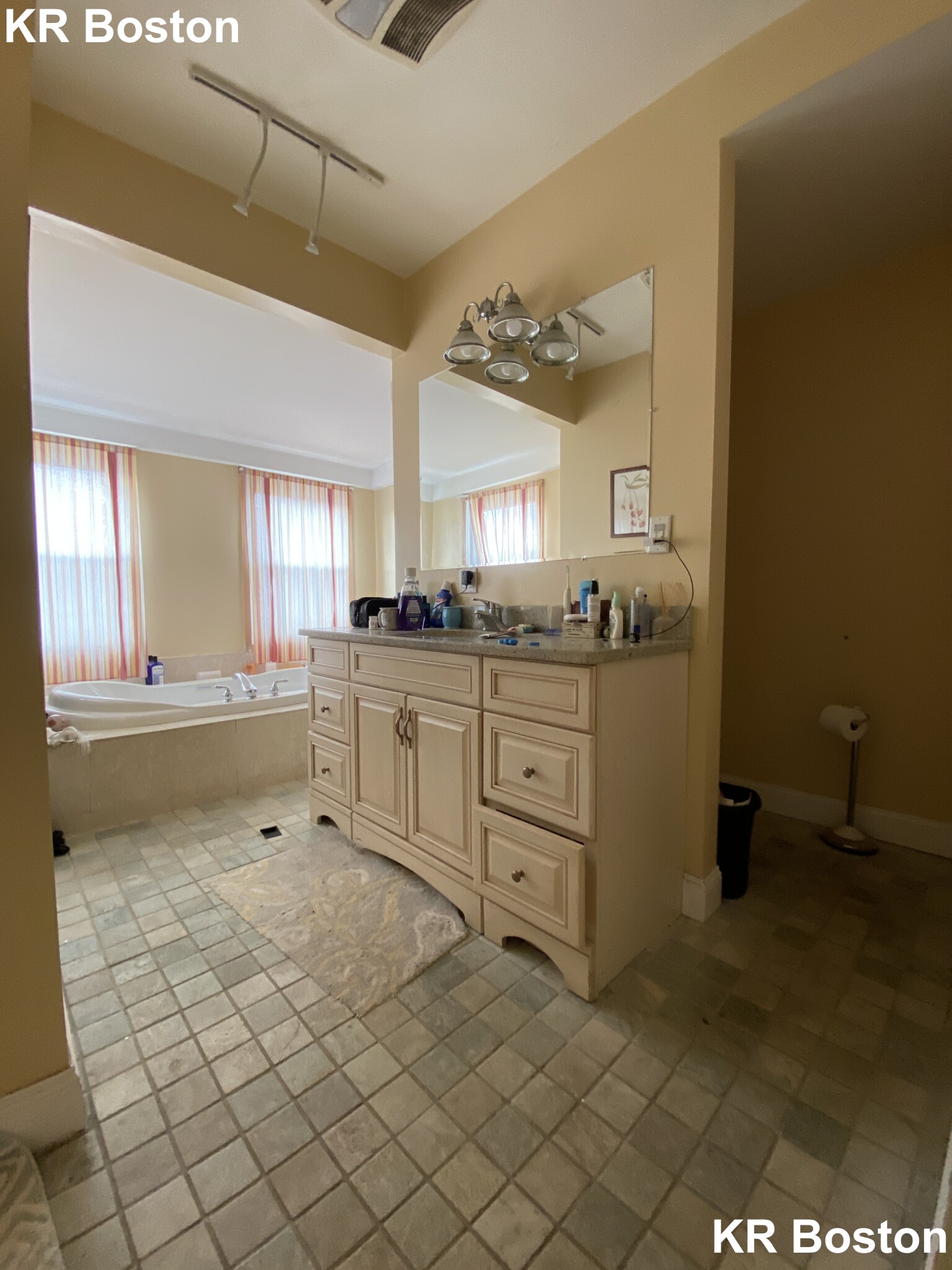 11 Holman St, Allston