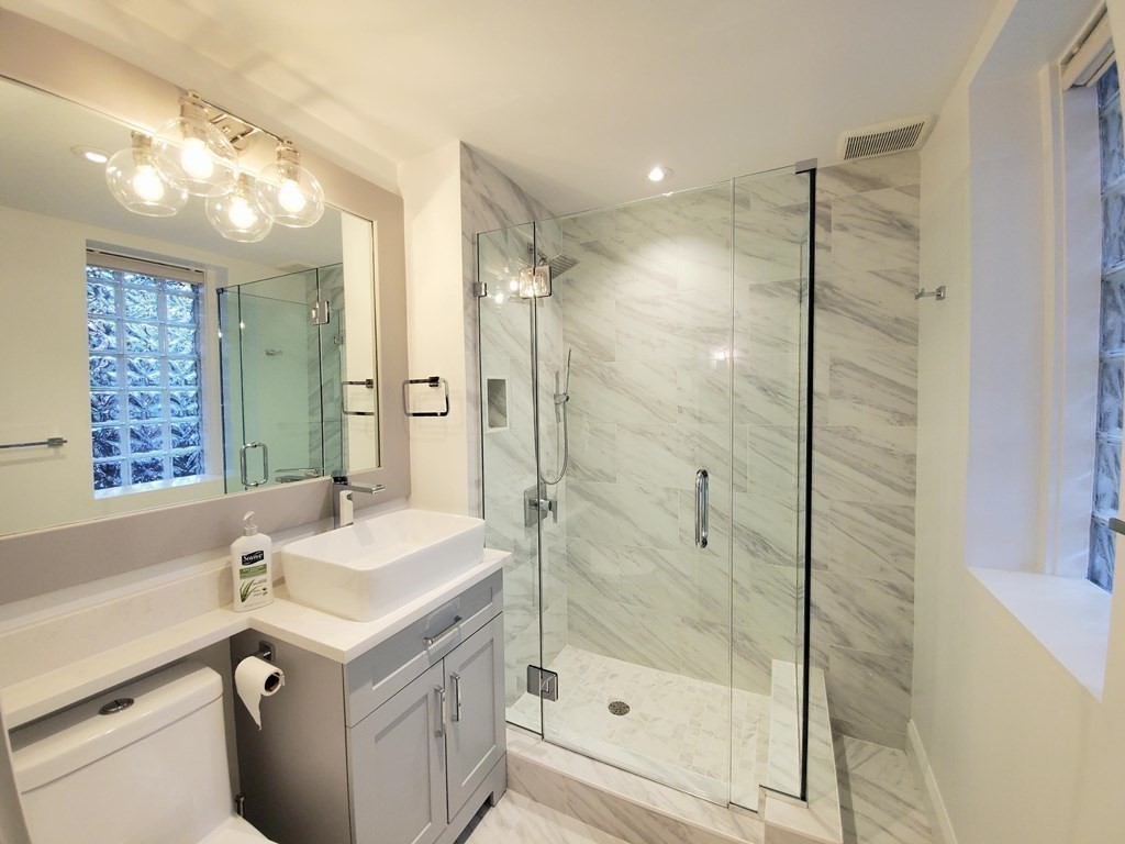 17 Holyoke St, South End