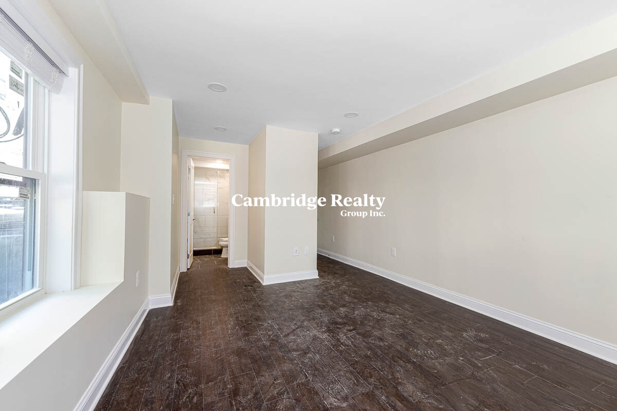 62 Bradbury Ave, Medford