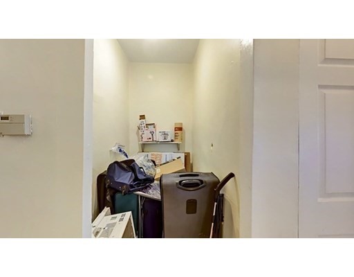 17 Chilcott Pl, Jamaica Plain