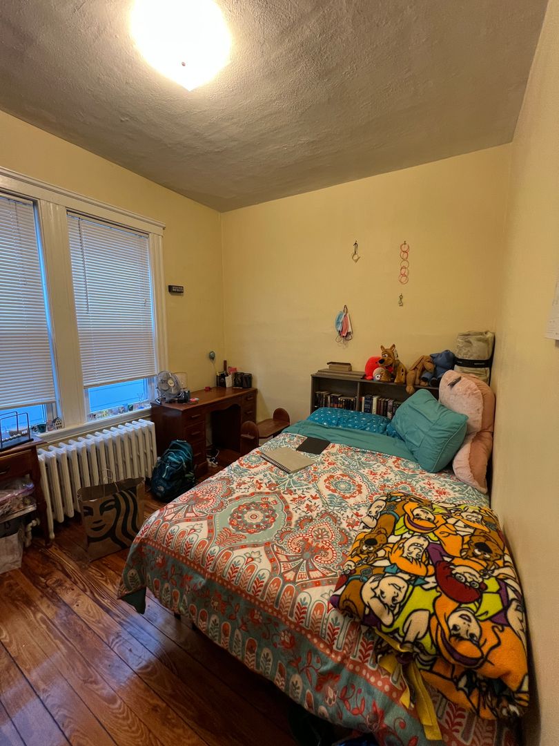 17 Dow St, West Somerville