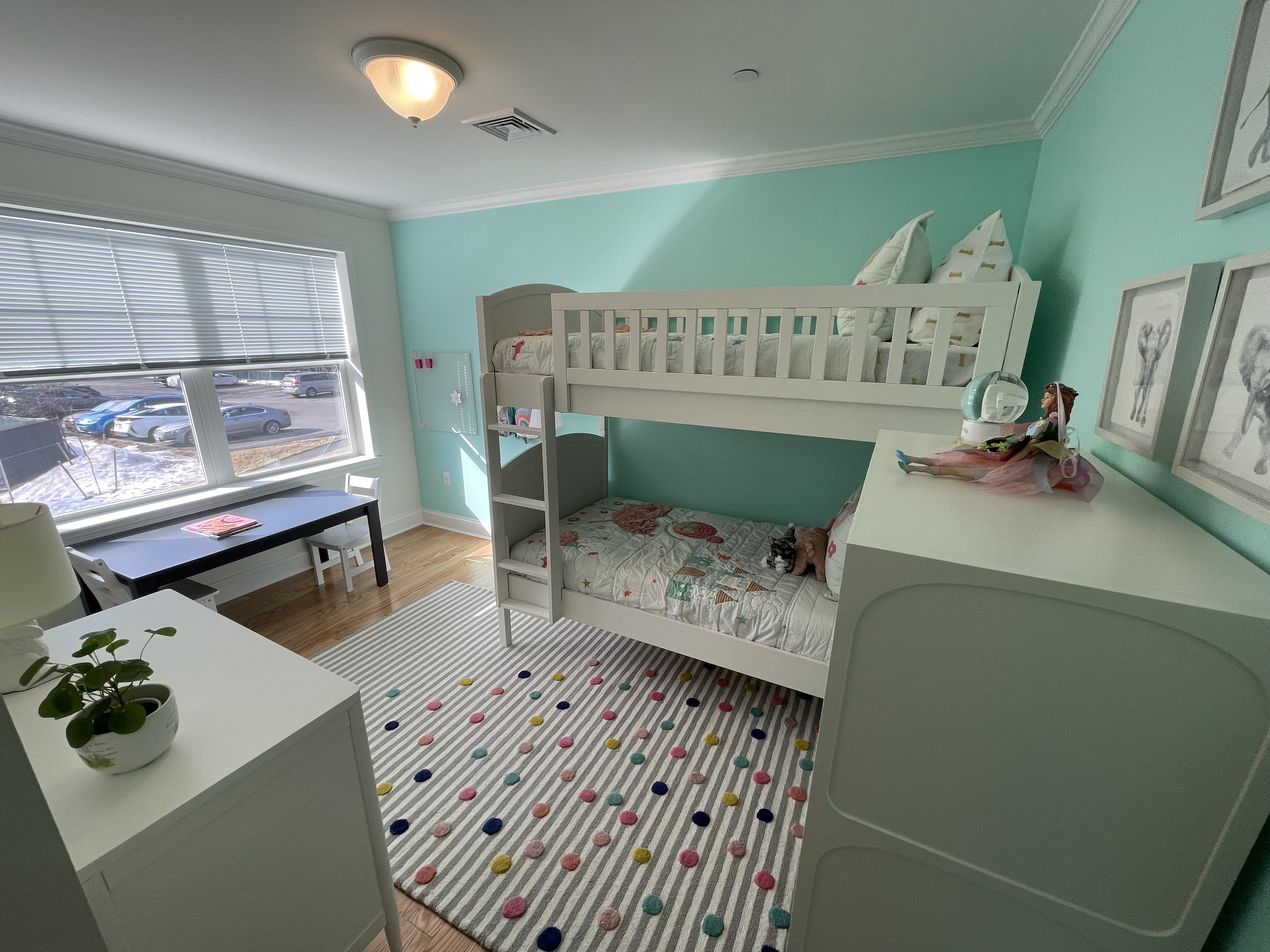 10 Thornton Rd, Chestnut Hill