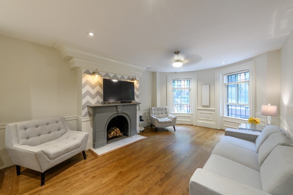 17 Holyoke St, South End