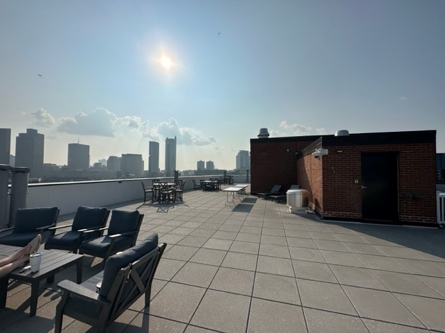 300 Commercial St, North End