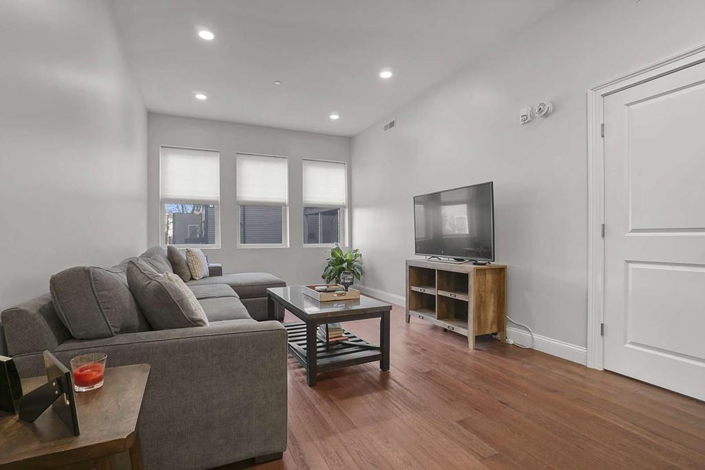 170 W Broadway, South Boston