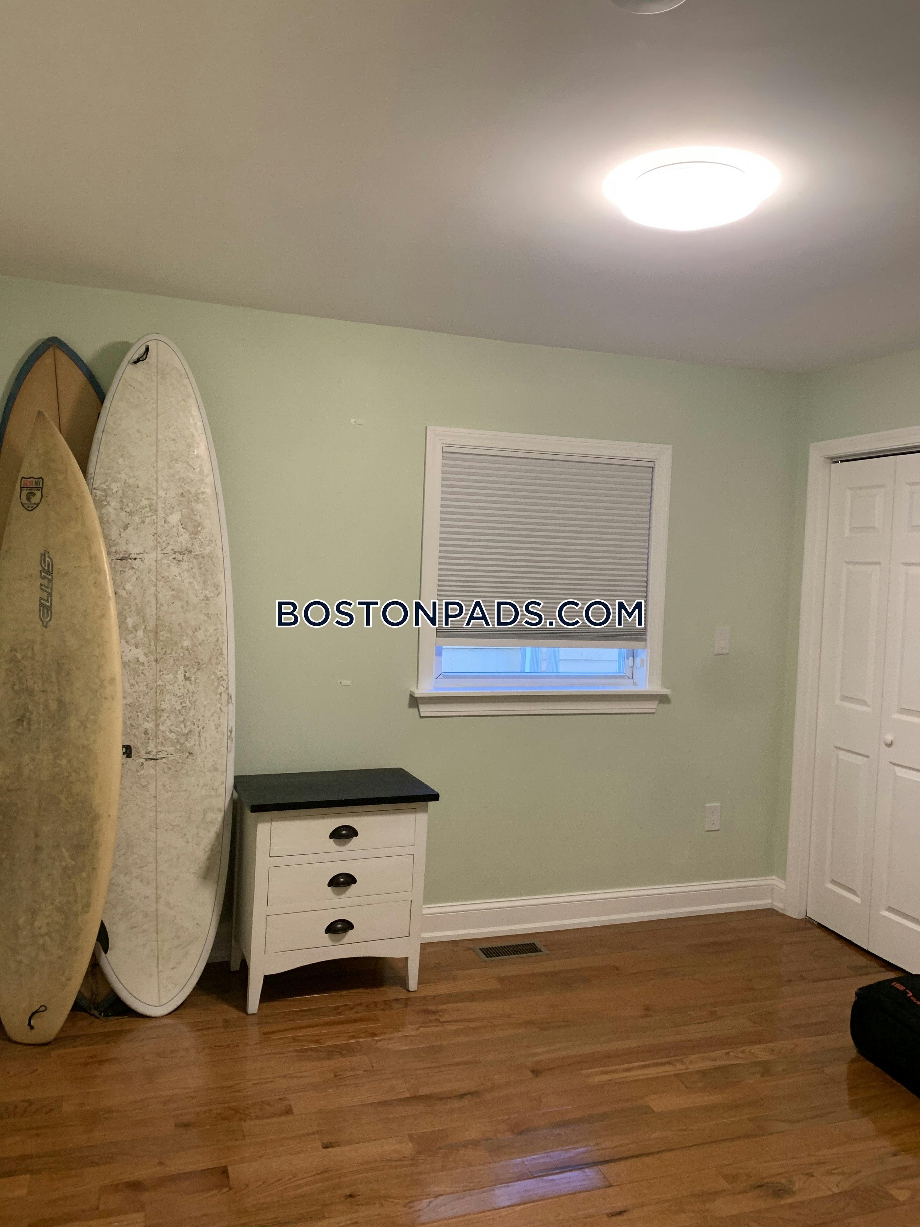 1495 Hyde Park Ave, Hyde Park