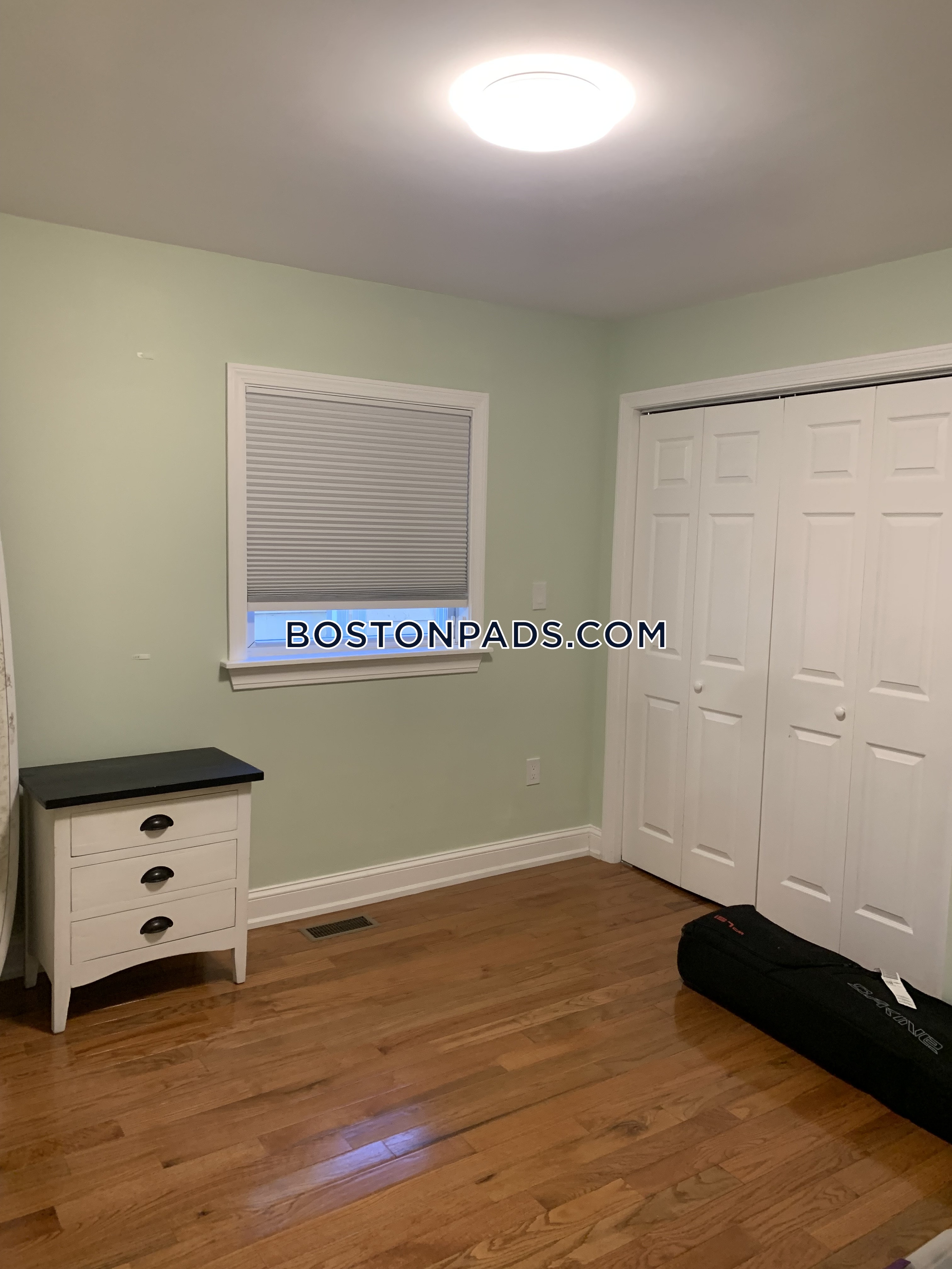 1495 Hyde Park Ave, Hyde Park