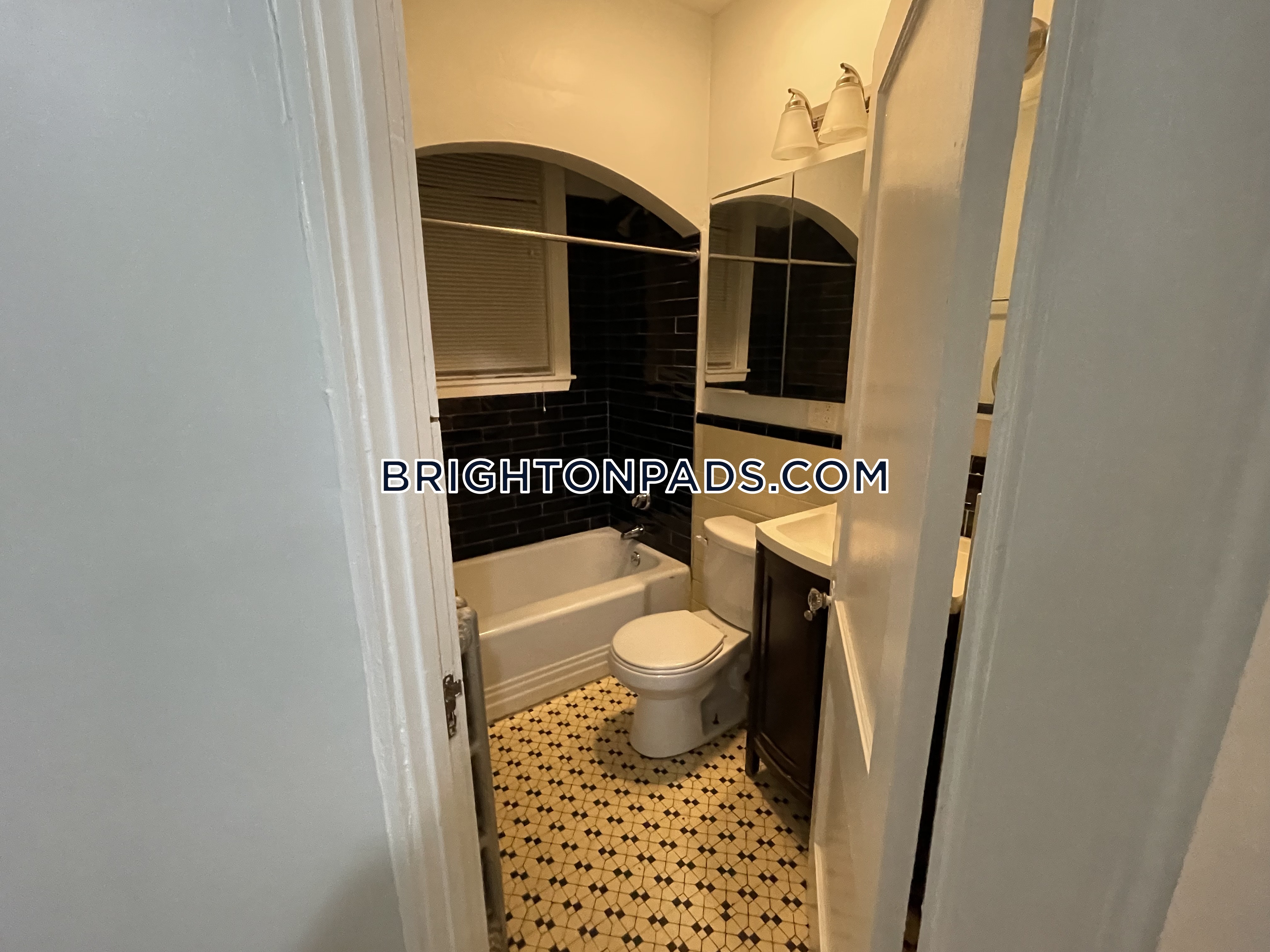 1789 Commonwealth Ave, Brighton