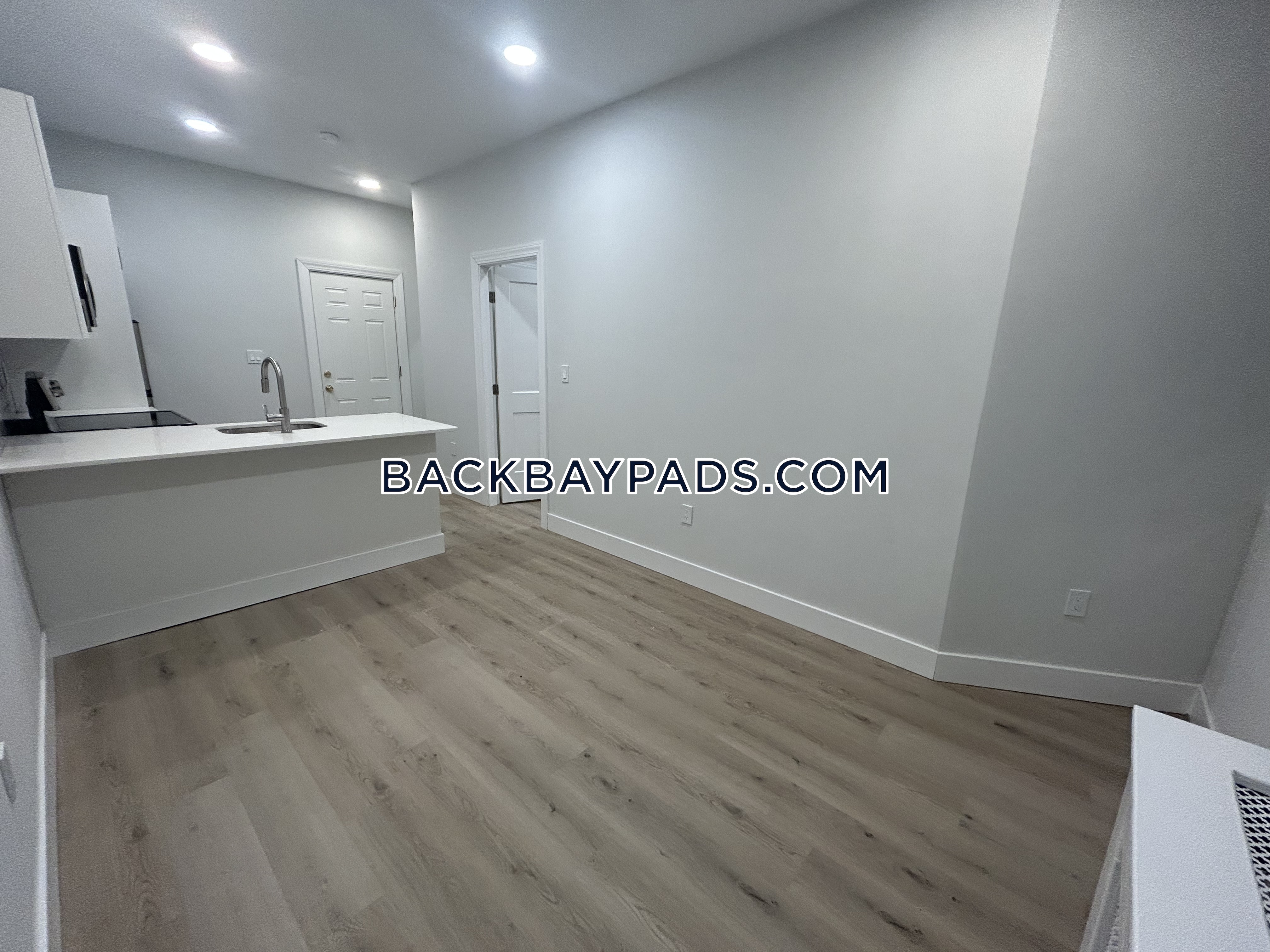 503 Beacon St, Back Bay