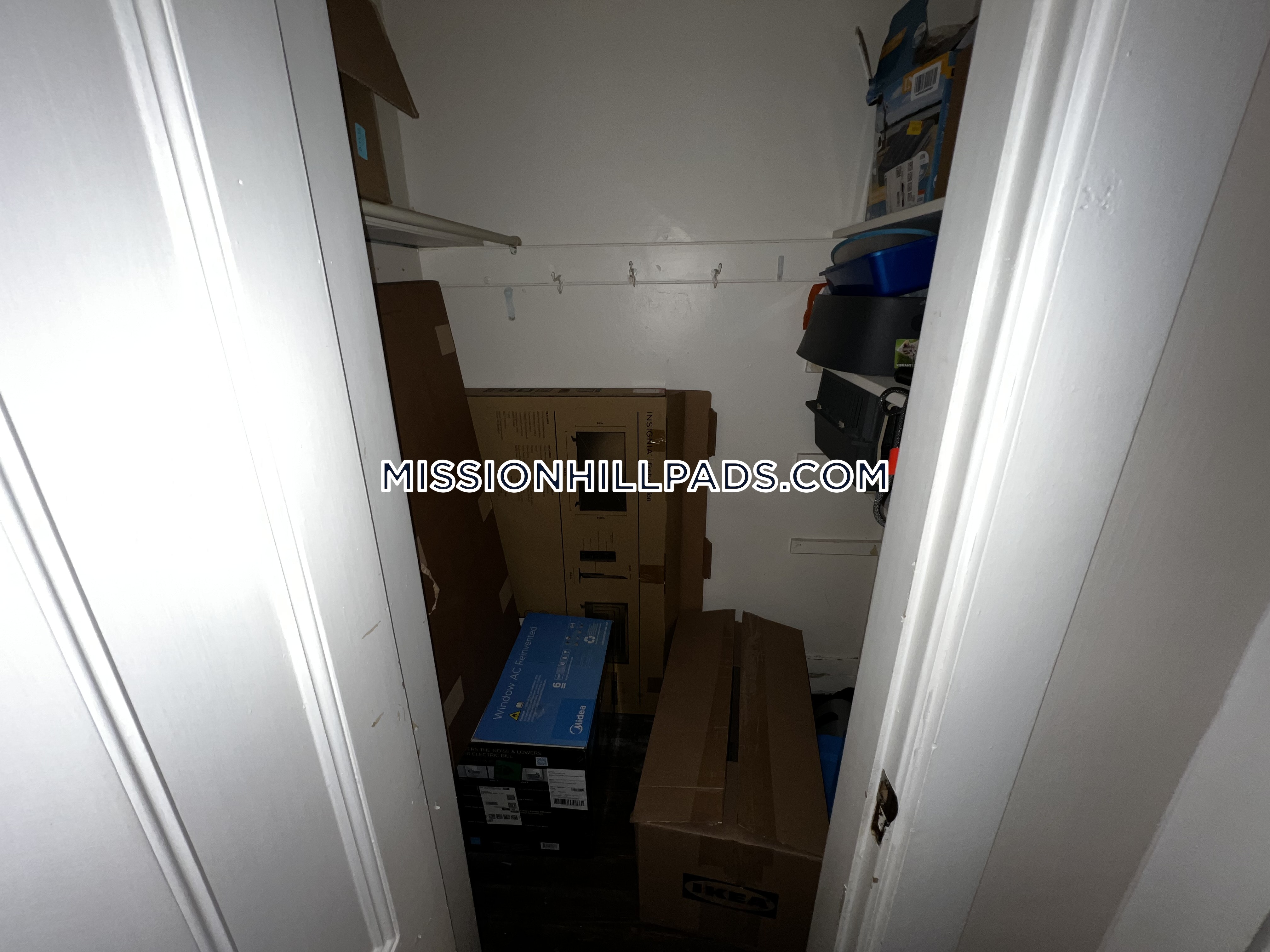 42 Hillside St, Mission Hill