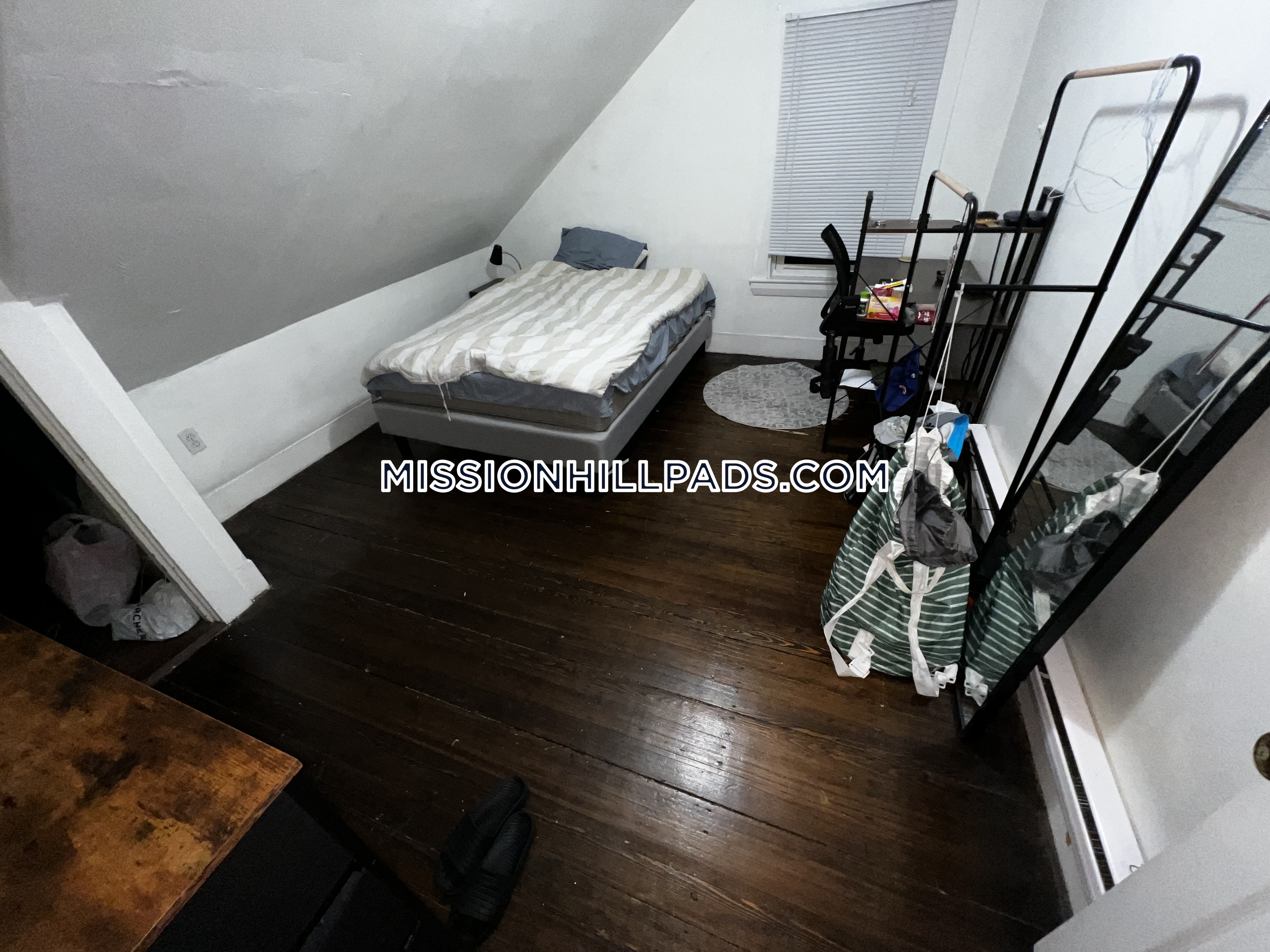 42 Hillside St, Mission Hill