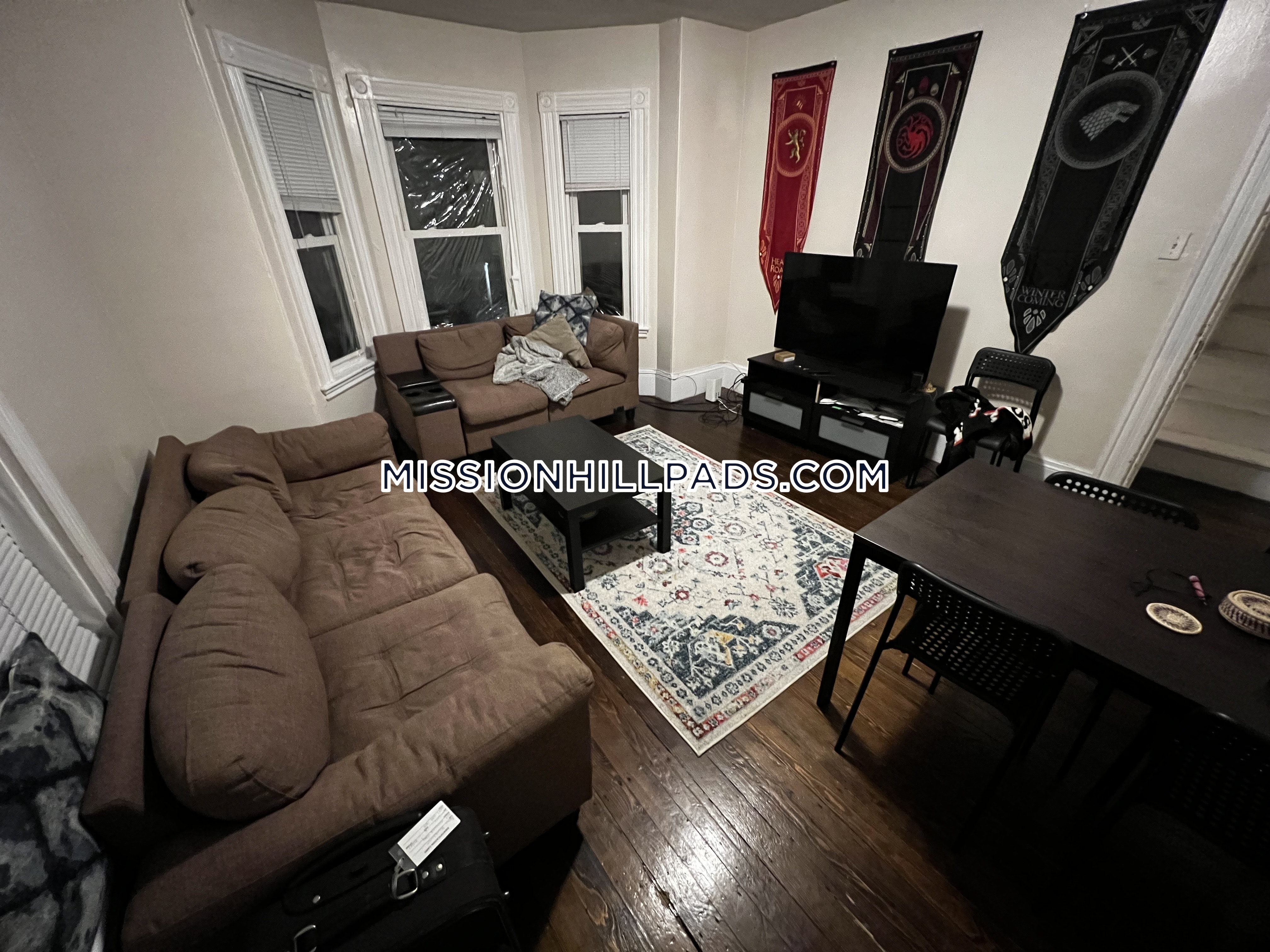 42 Hillside St, Mission Hill