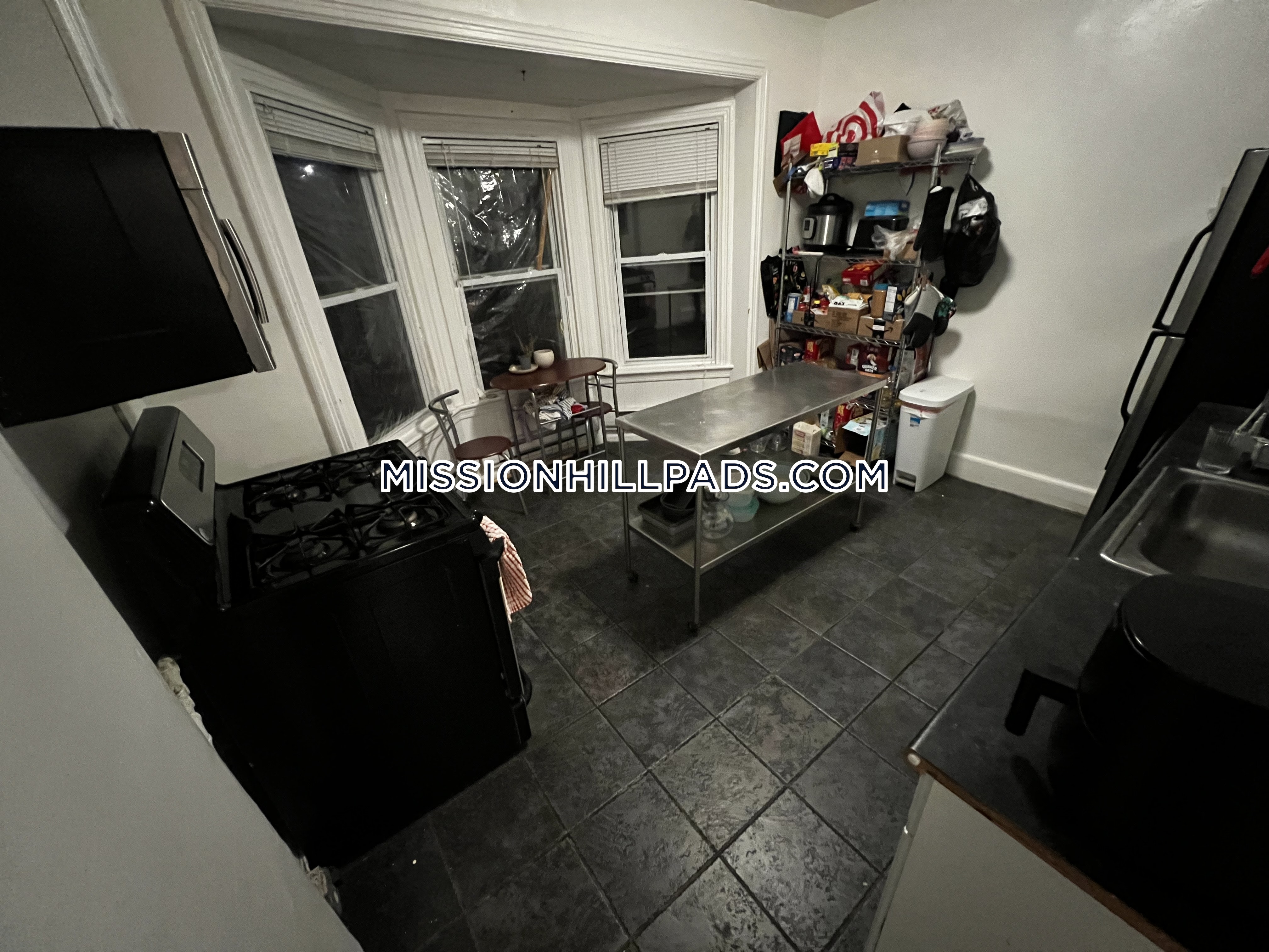 42 Hillside St, Mission Hill