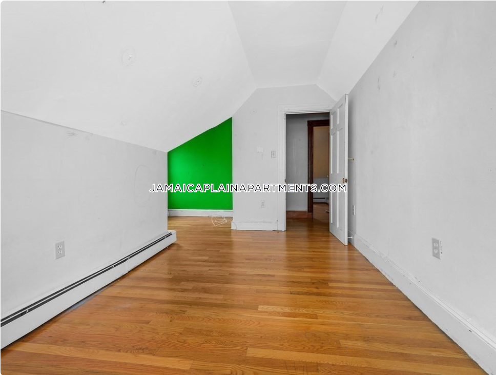 47 Creighton, Jamaica Plain