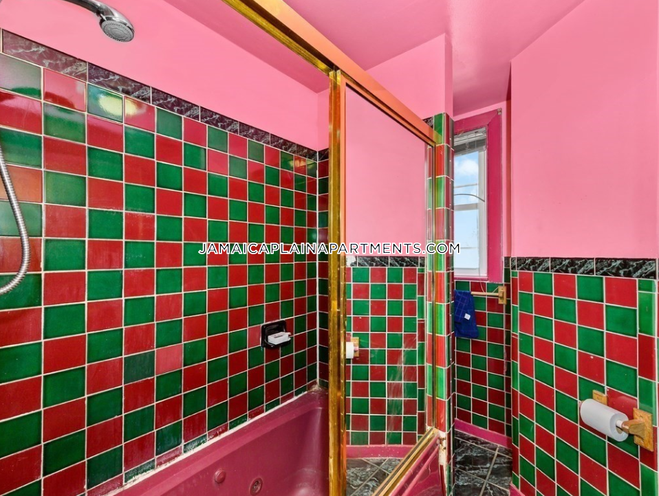 47 Creighton, Jamaica Plain