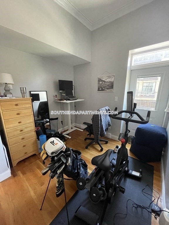 469 Massachusetts Ave, South End