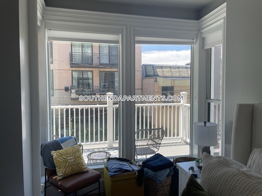 469 Massachusetts Ave, South End