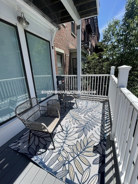 469 Massachusetts Ave, South End