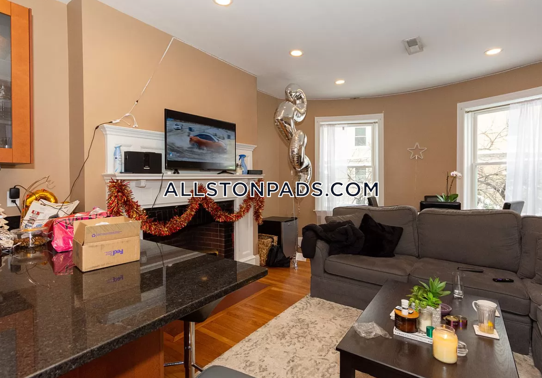 8 Saint Lukes Rd, Allston