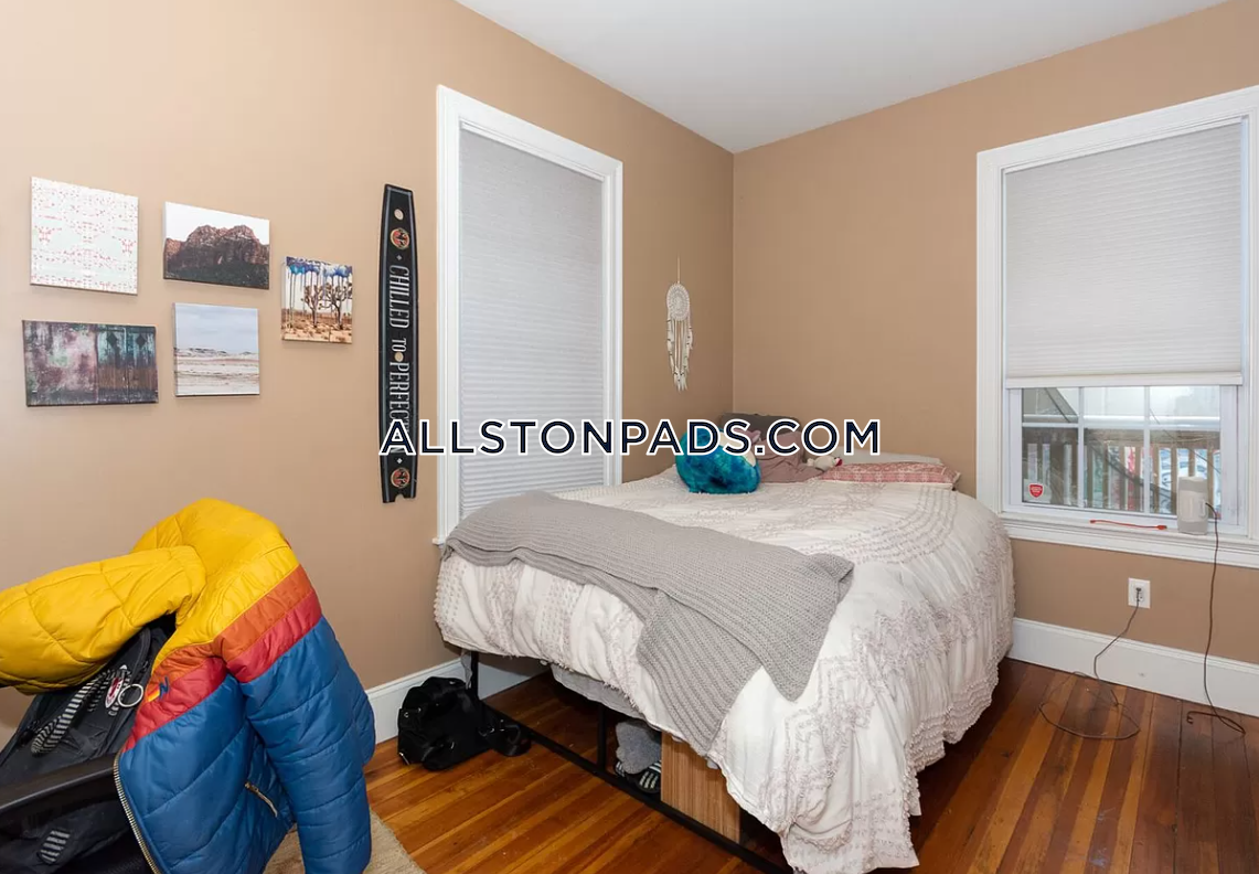 8 Saint Lukes Rd, Allston