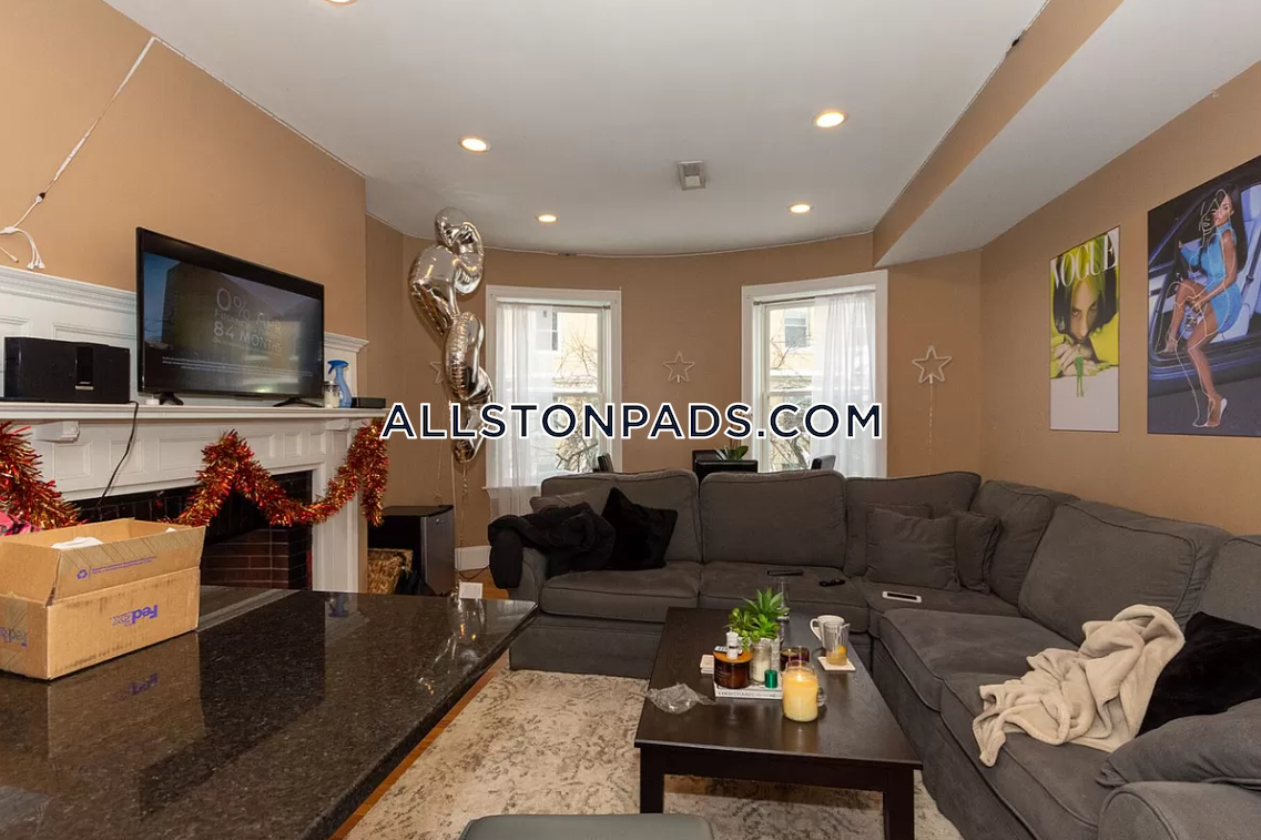 8 Saint Lukes Rd, Allston