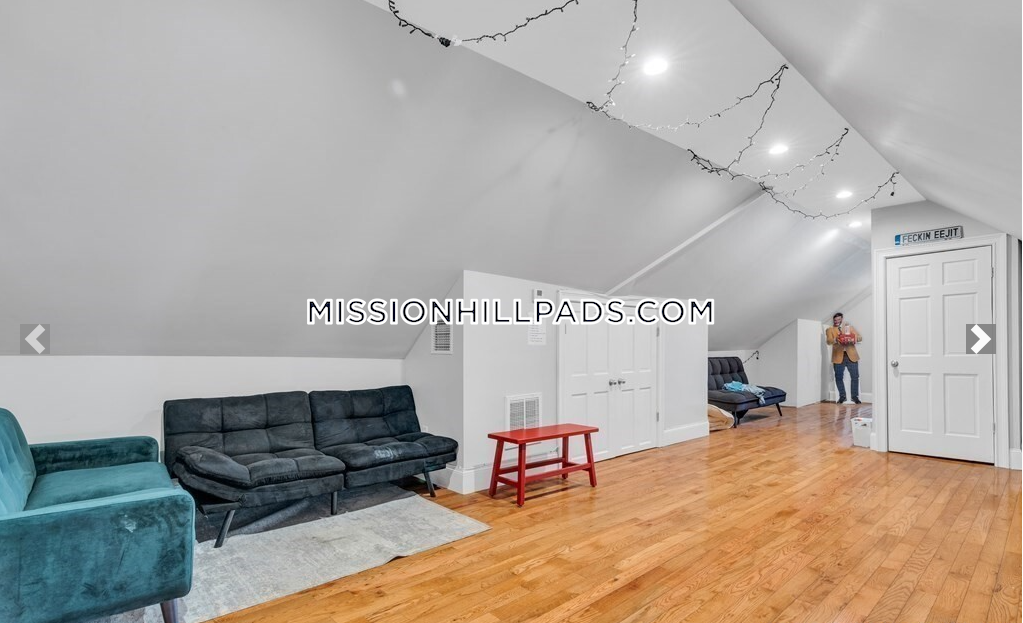 180 Saint Alphonsus St, Mission Hill