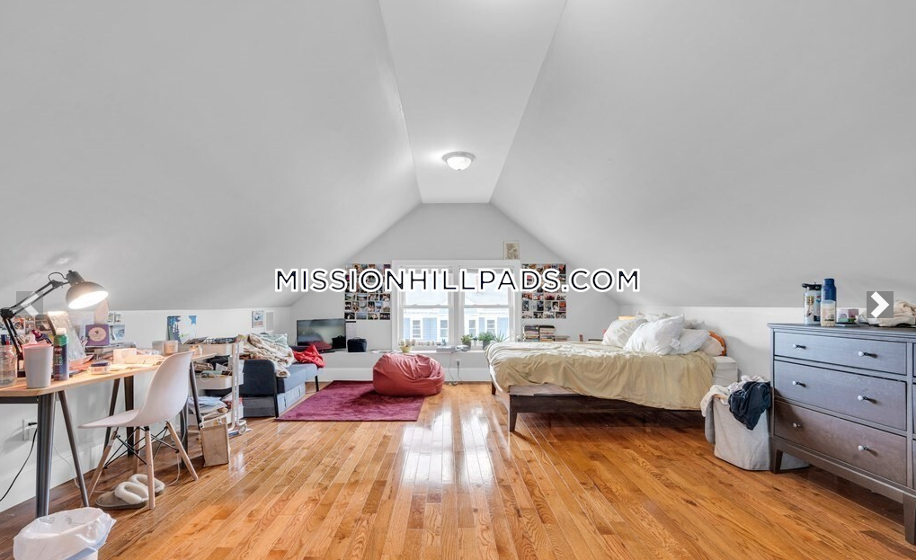 180 Saint Alphonsus St, Mission Hill