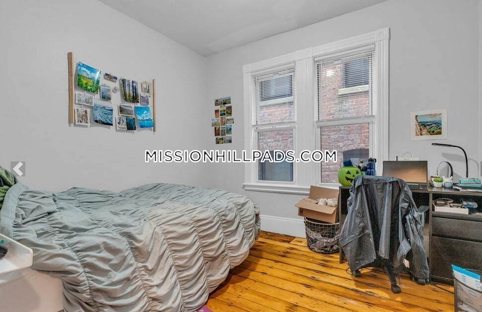 180 Saint Alphonsus St, Mission Hill