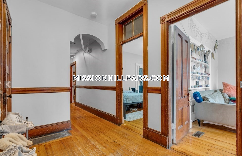 180 Saint Alphonsus St, Mission Hill