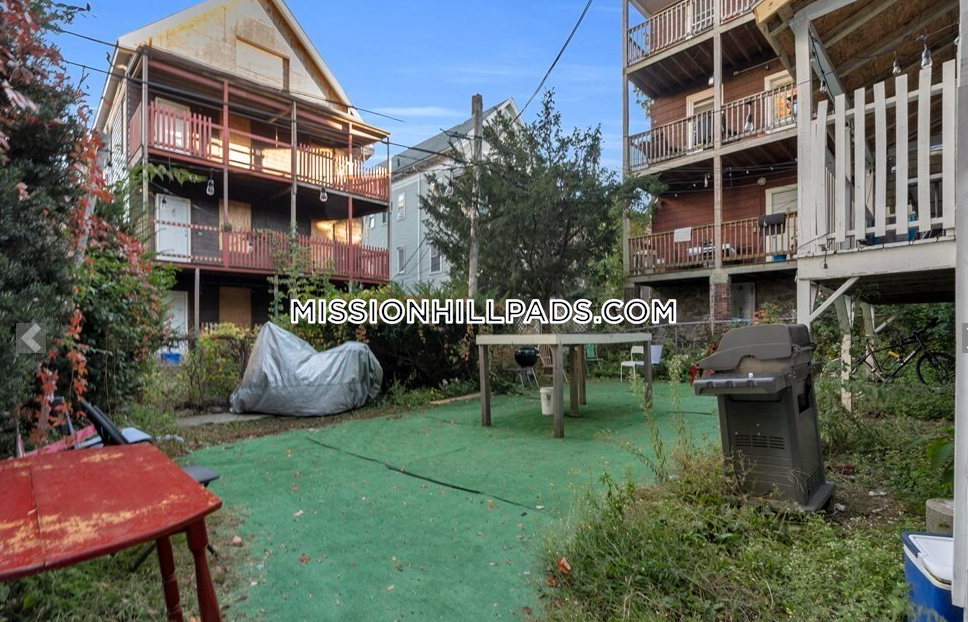 180 Saint Alphonsus St, Mission Hill