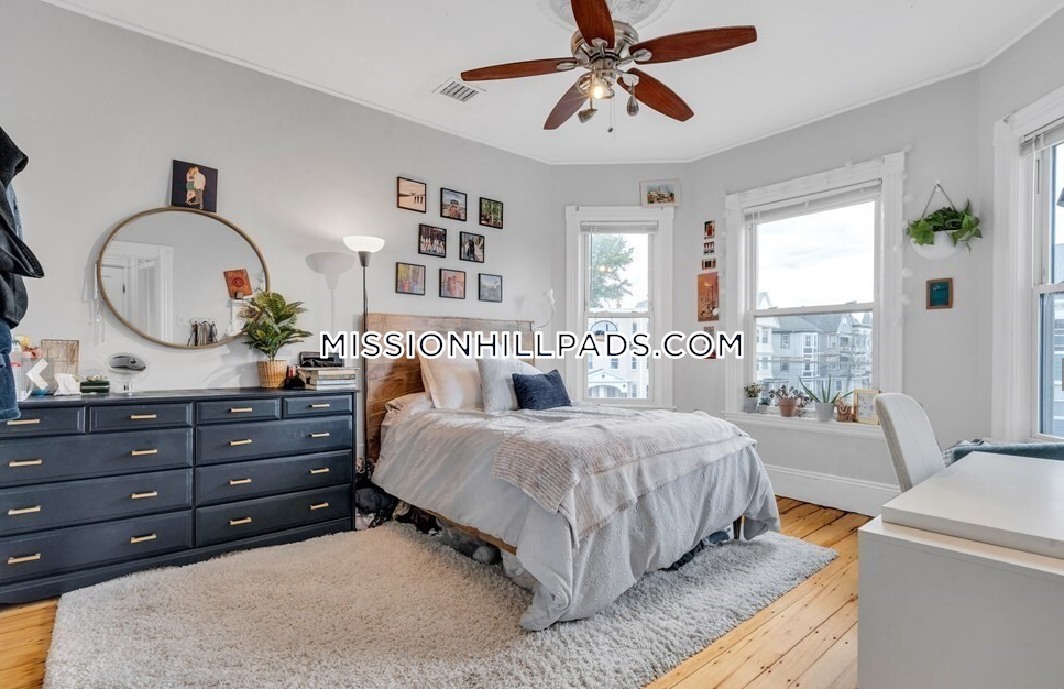 180 Saint Alphonsus St, Mission Hill