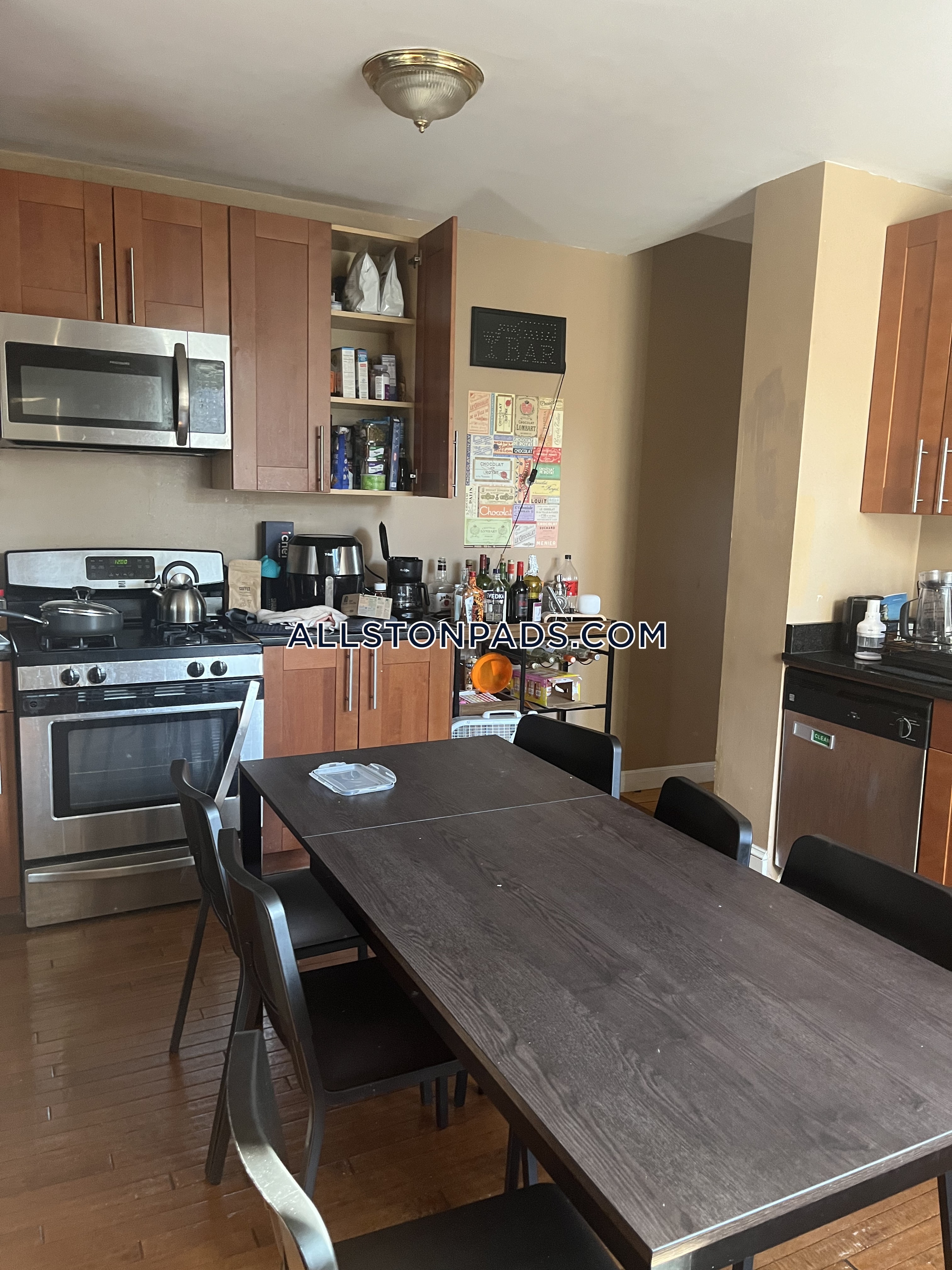 6 Glenville Ave, Allston