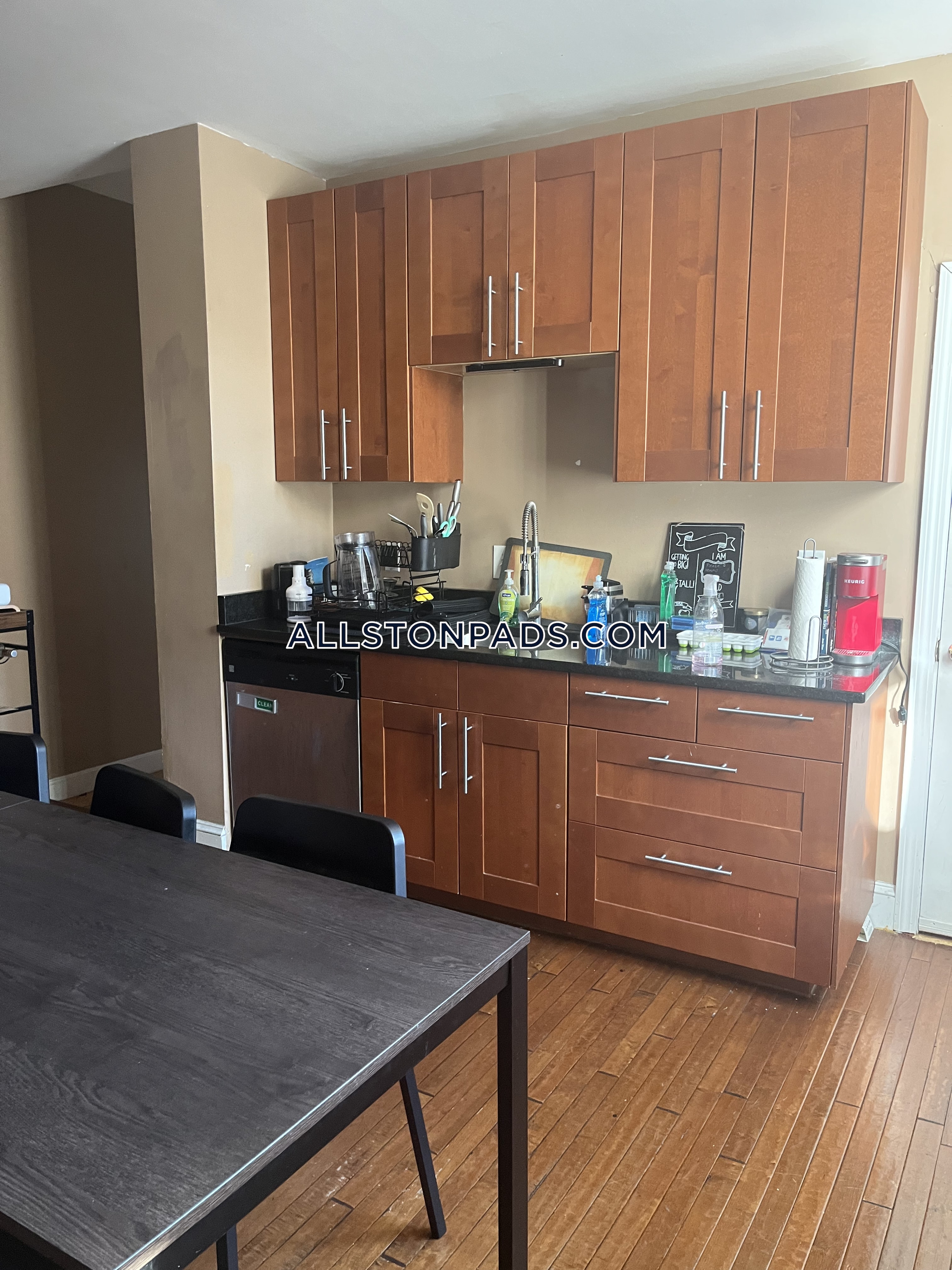 6 Glenville Ave, Allston